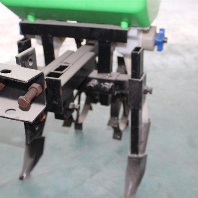 极速小型耕耘机牵引施肥器玉米专用施肥机O播肥器追肥机播种机