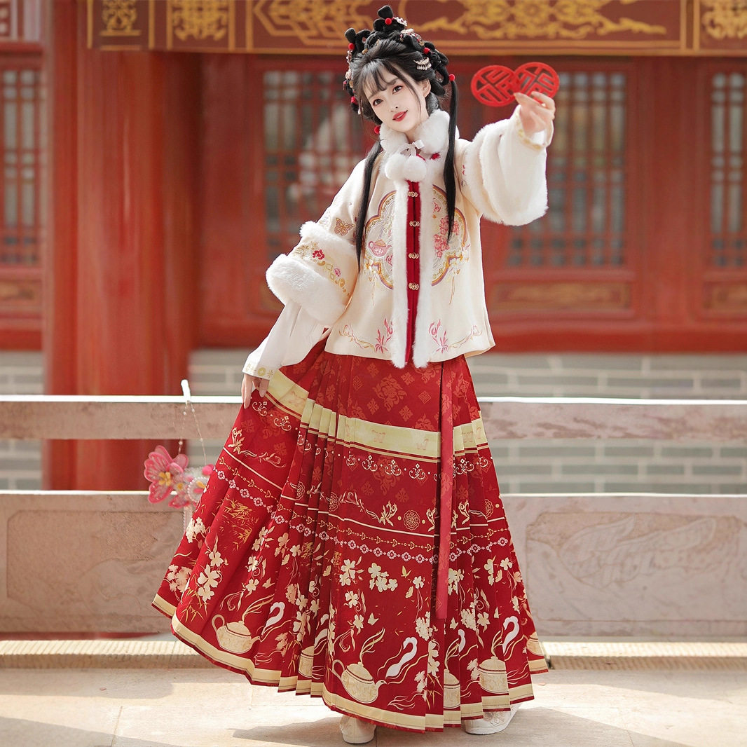 洛竹_元春 原创明制汉服女2025新款冬季加绒加厚半袖马面裙古装,女装/女士精品,汉服套装,淘宝优惠券,粉丝福利购,淘宝优惠卷