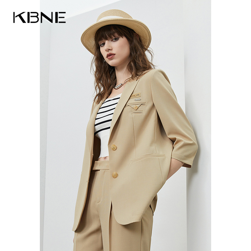 【商场同款】小西装外套女2025新款高级休闲职业装今年流行小西服