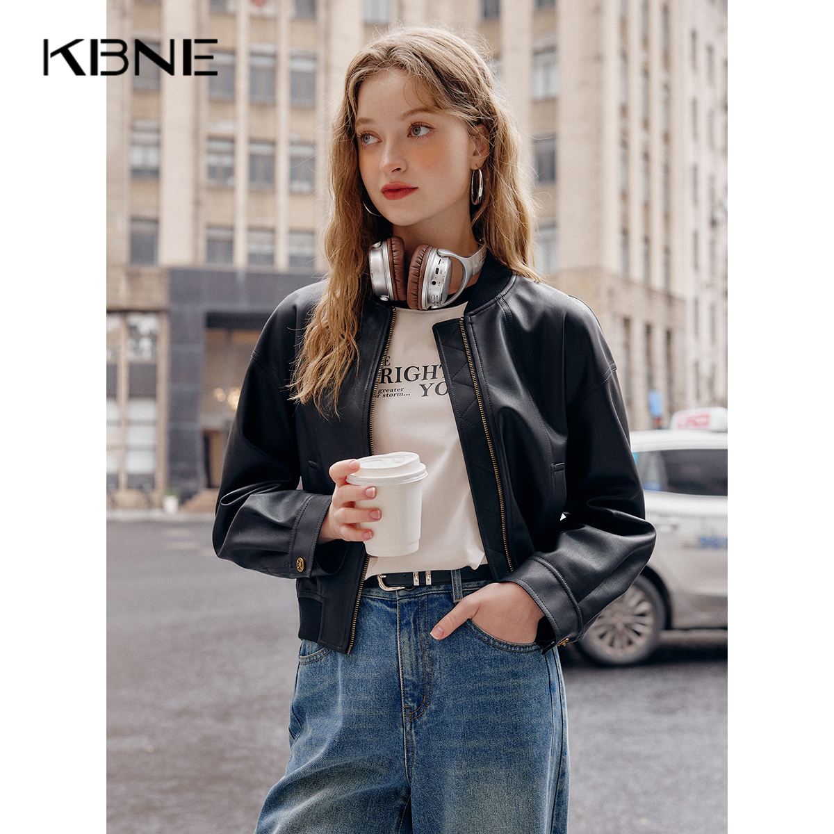 棒球领+纽扣+口袋+拉链+纯色