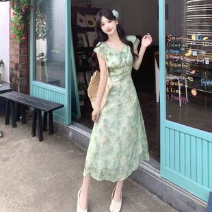 海边度假无袖 法式 2025新款 绿色小飞袖 收腰长裙子 碎花连衣裙女夏季
