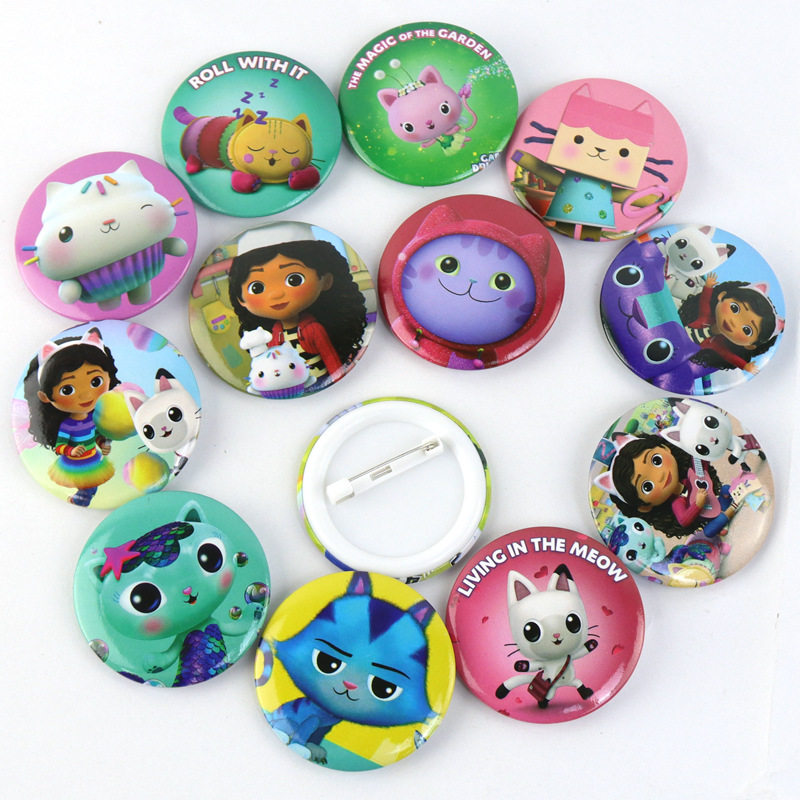 2025跨境欧美进口Gabbys圆徽章早教马口铁玩具屋礼品儿童益智装饰