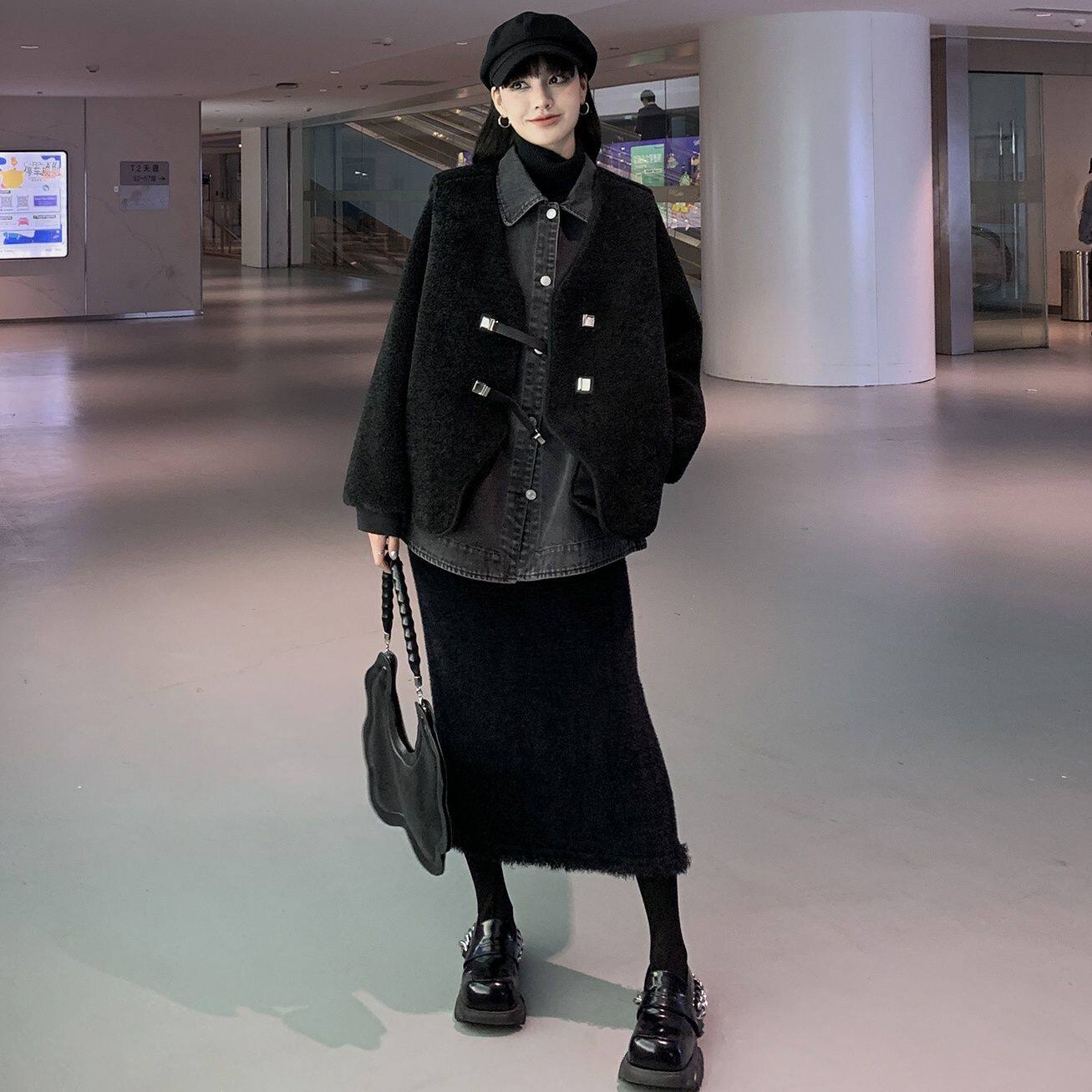 大码mm宽松套装女秋冬款牛仔拼接羊羔毛衬衫外套马甲半身裙三件套