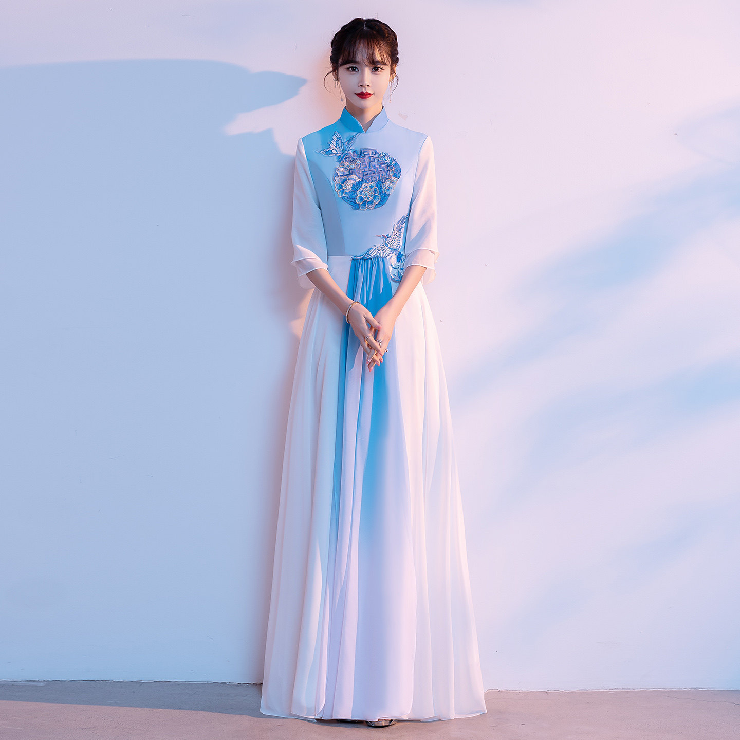 女士大合唱渐变长裙青花瓷表演服