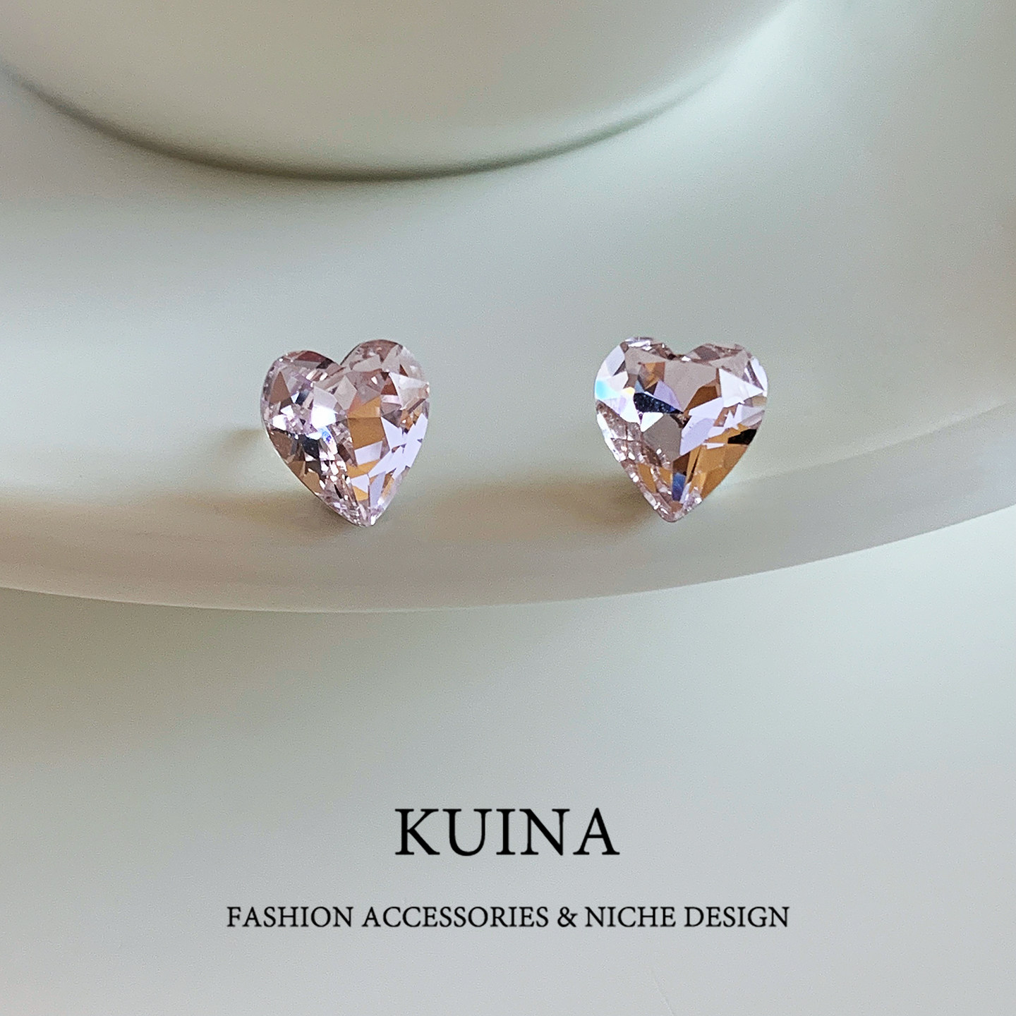 爆闪粉色爱心锆石小耳钉女纯银针耳环新爆款高级感简约小众耳饰品