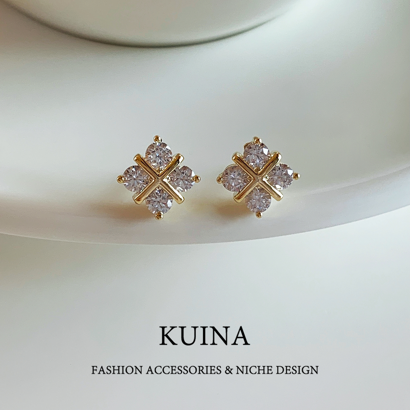 锆石耳钉小巧精致纯银针女士耳环