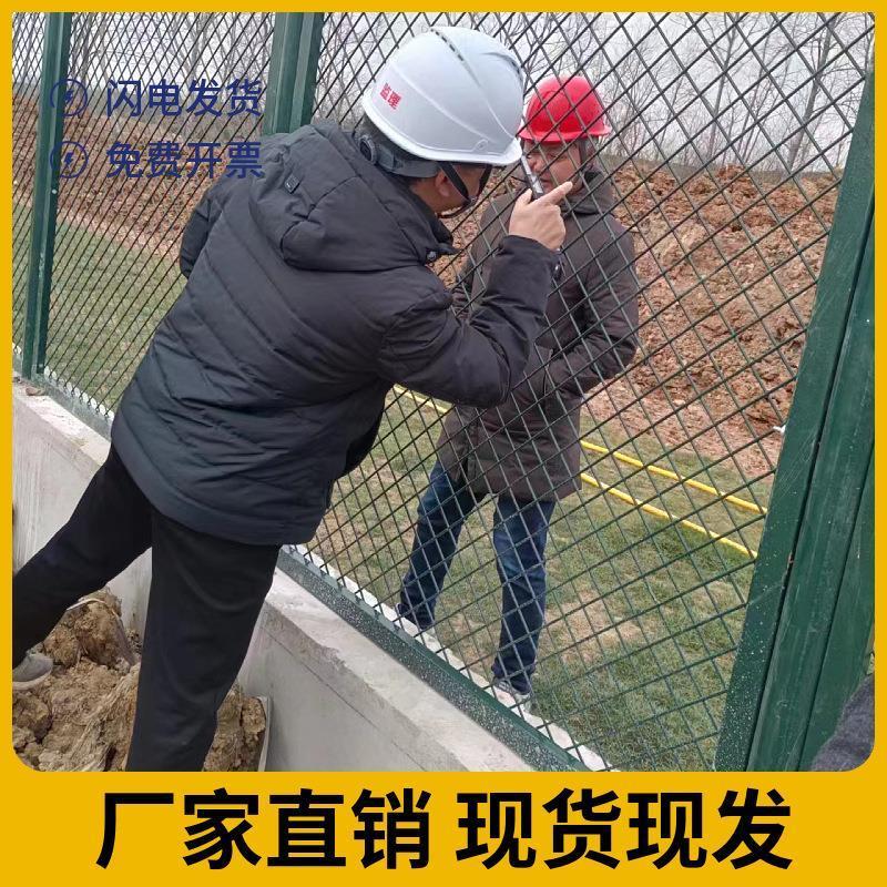 港口保税区钢板网护栏 工厂园区菱形孔护栏 桥梁钢板状防护网围栏