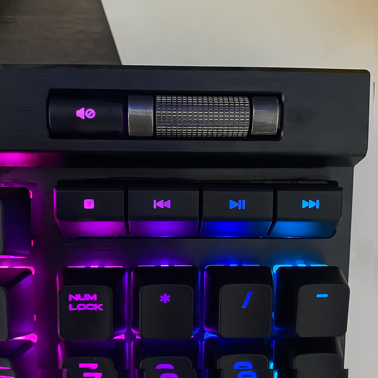 k70海盗船键盘K95铂金版配件/滚轮卡扣/音量滚轮/滚轮卡扣/螺丝