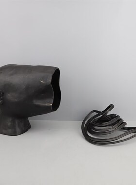 北欧简约长c脸人缠绕金属摆件玄关电视柜卧室客厅样板房家居装饰