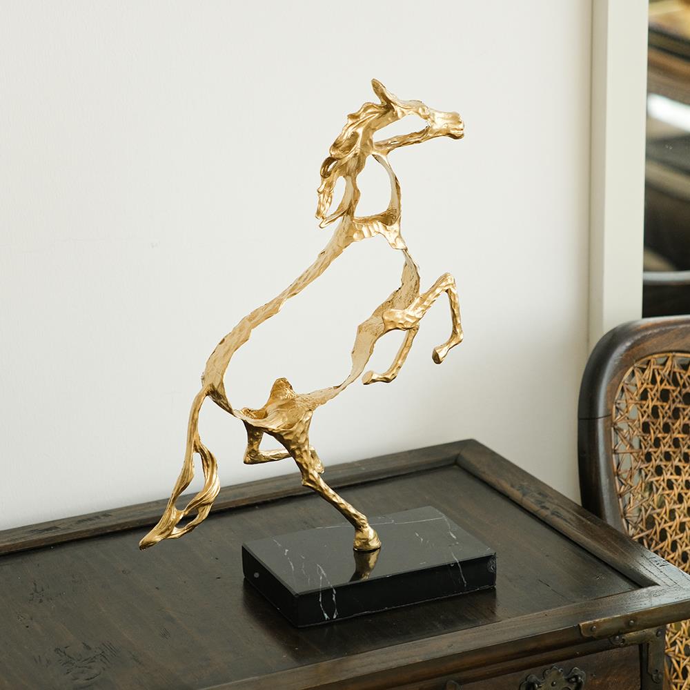 l成BJ-金属adylike到功 招财牛摆件 高级感轻马奢金属公艺办术桌