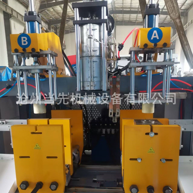 全液压伺服吹塑机 日化瓶奶瓶玩具包装盒都适合的一款吹瓶机