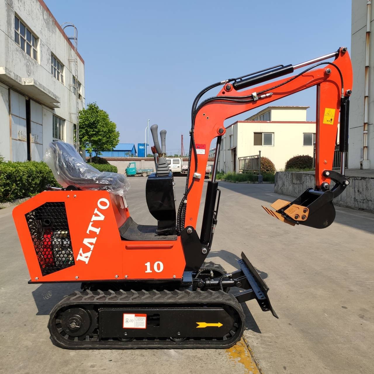 小型液压挖土机15型多功能果园破碎小挖机工程履带式挖掘机