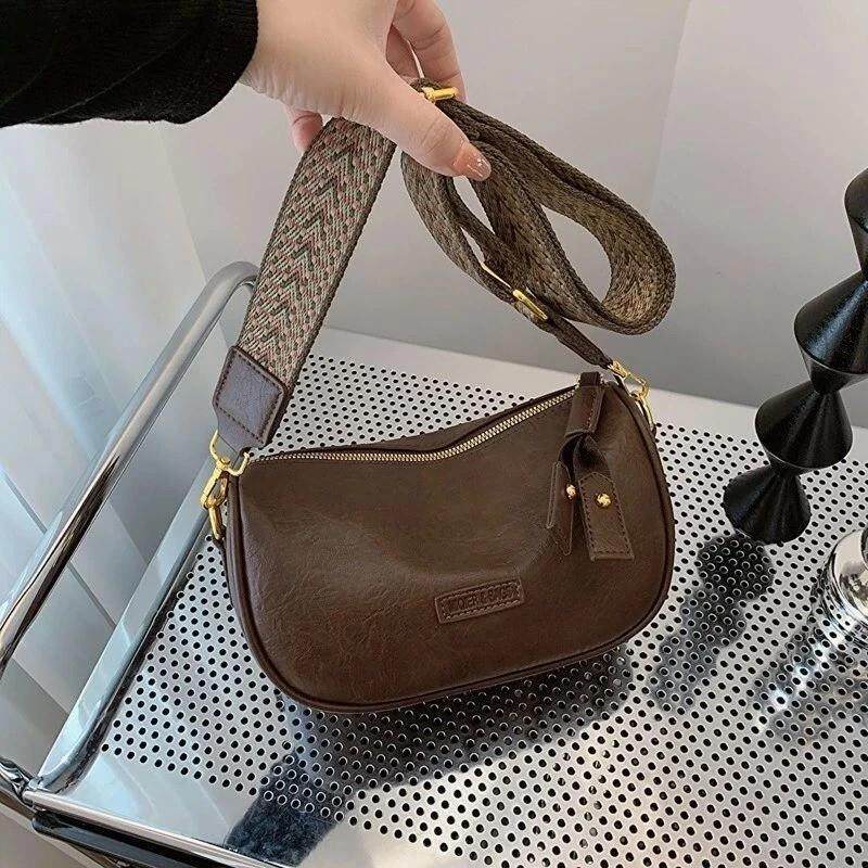 SerraSim奢服配饰波士顿包包女高级感法棍单肩包C流行斜跨小枕头,箱包皮具/热销女包/男包,腋下包,淘宝优惠券,粉丝福利购,淘宝优惠卷