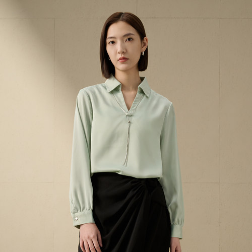 阿依莲2026春季新款设计感气质翻领无扣长袖衬衫女OL风小衫上衣