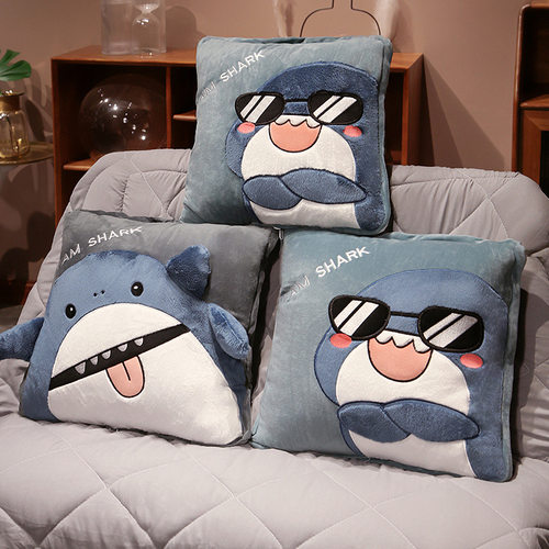 抱枕被子两用加厚毛毯办公室午睡抱枕二合一折叠被车用汽车靠枕被