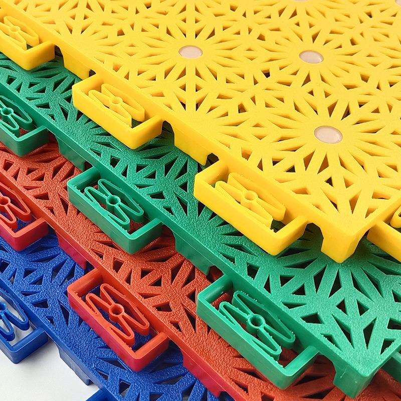 现代户外优幼室儿园篮球场悬浮LUO拼装厂运动塑料橡质胶地板家内