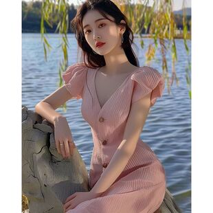 粉色v领连衣裙设计师款茶歇法式甜美高端精致裙子女夏天2024新款