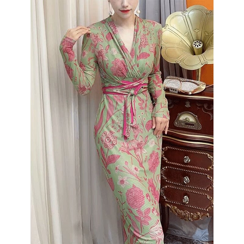 气质女神范绿色印花长袖