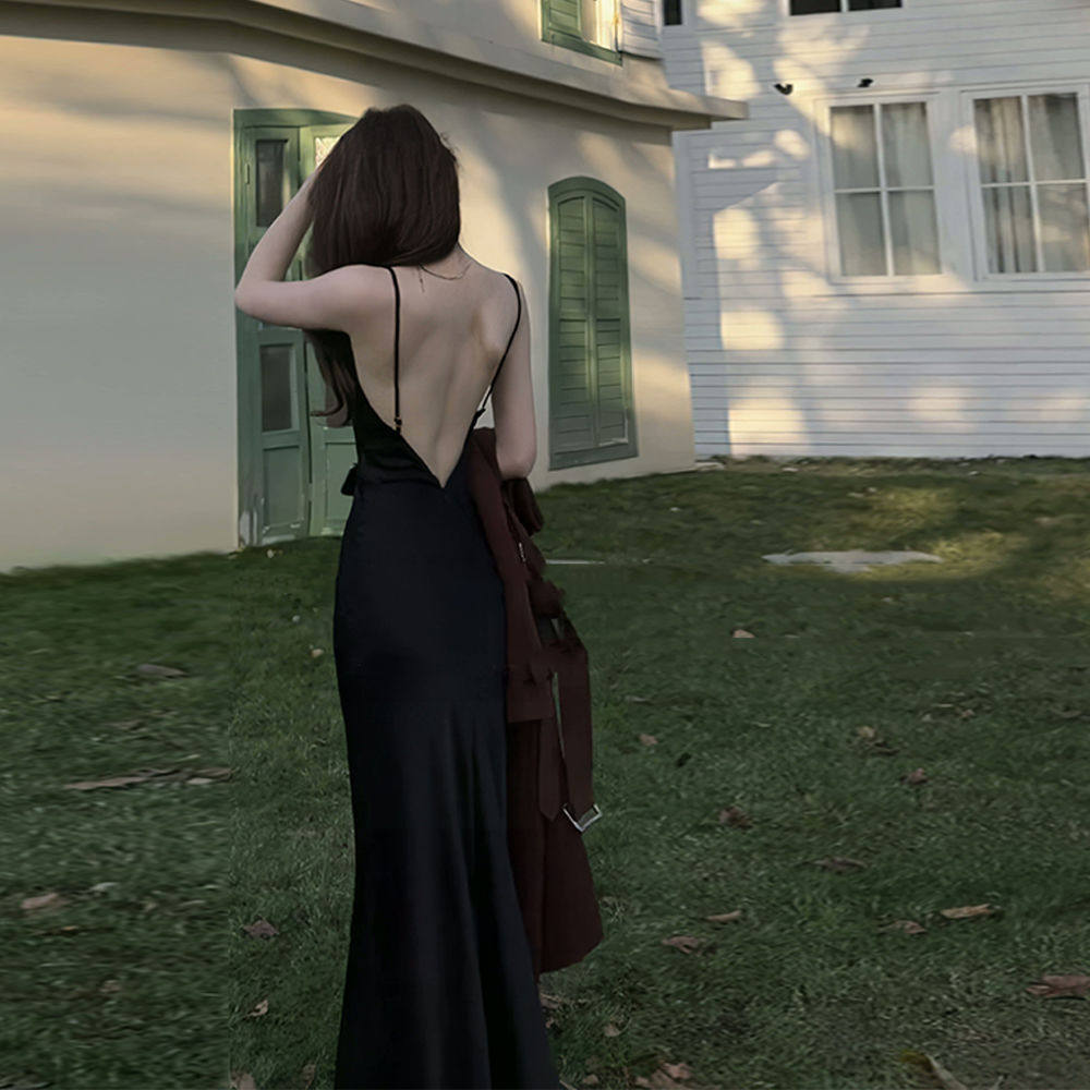 黑色吊带气质连衣裙春夏季2025新款修身性感显瘦吊带裙长裙裙子