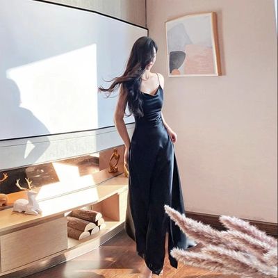 黑色醋酸缎面吊带连衣裙