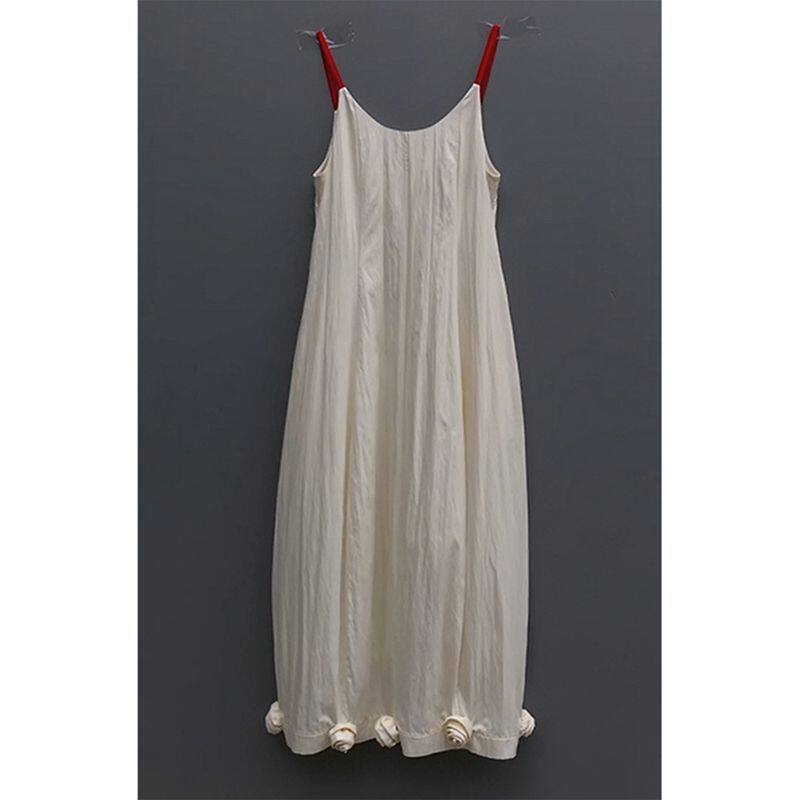 夏季女装2024新款长裙适合小个子的穿搭减龄白色立体花吊带连衣裙