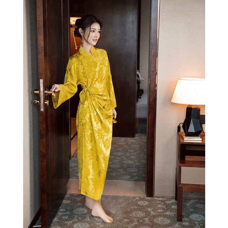 新中式金色晨袍新娘女复古改良旗袍中国风黄色连衣裙秋冬订婚礼服