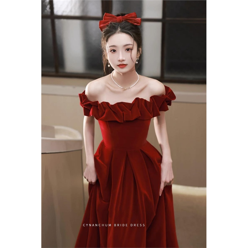 一字肩订婚礼服女2025新款敬酒服新娘平时可穿结婚裙子回门宴高级