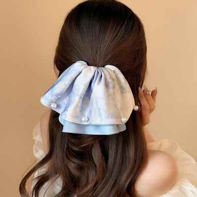 蓝色晕染缎面珍珠裙摆马尾夹