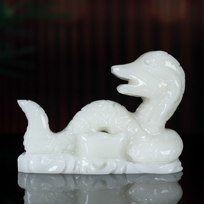 天然白玉石十二生肖蛇摆件黄玉元宝蛇摆件家居客厅玄关招财装饰品