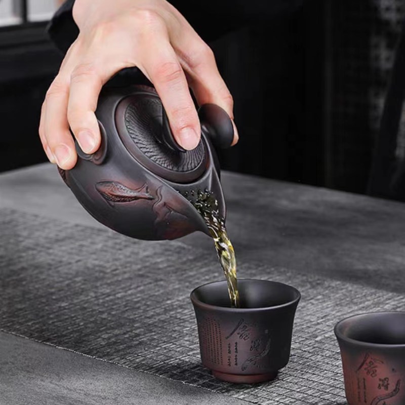 云南紫陶茶壶双鱼手抓壶堆雕功夫茶器全手工西施壶防烫设计套装