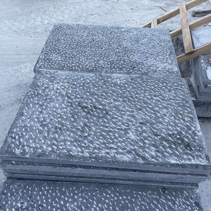 剁斧面青石板仿古园林小区景区工程广场庭院台阶石防滑地砖石材