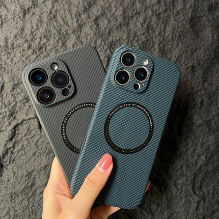 DGKAMEI适用于iPhone16ProMax手机壳新款轻薄碳纤维纹理苹果15Pro全包高级感简约外壳男苹果14散热磁吸保护套