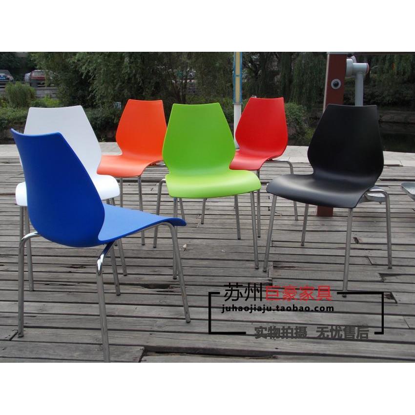 时尚简约塑料餐椅接待展会培训椅葫芦椅食堂靠背白色休闲办公椅子