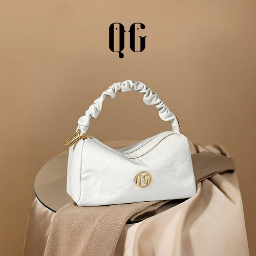 QG新品轻奢头层牛皮枕头包女