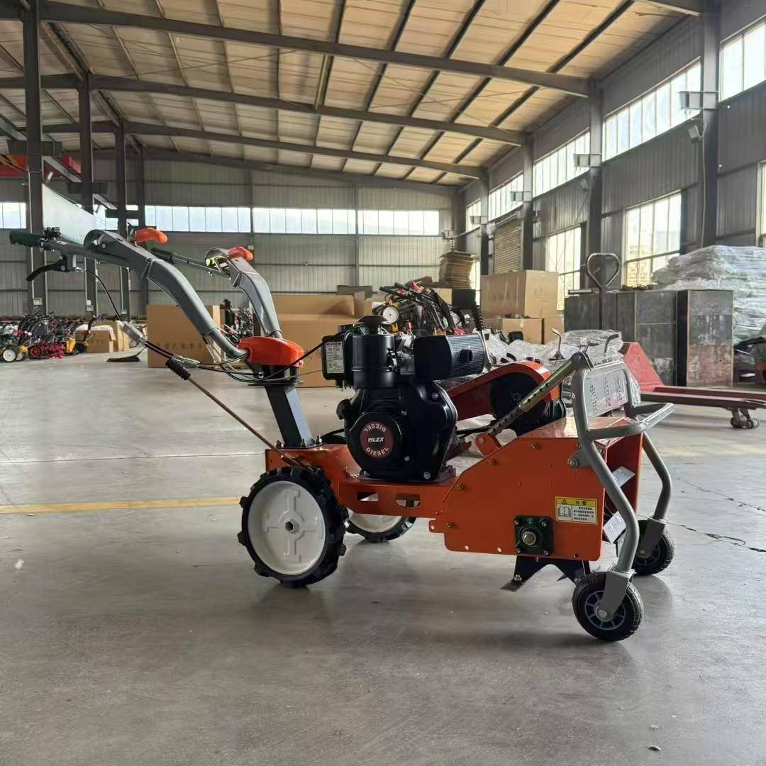 新款自走式汽油除草机柴油四驱锄草机旋耕机座驾式碎草机农用割草