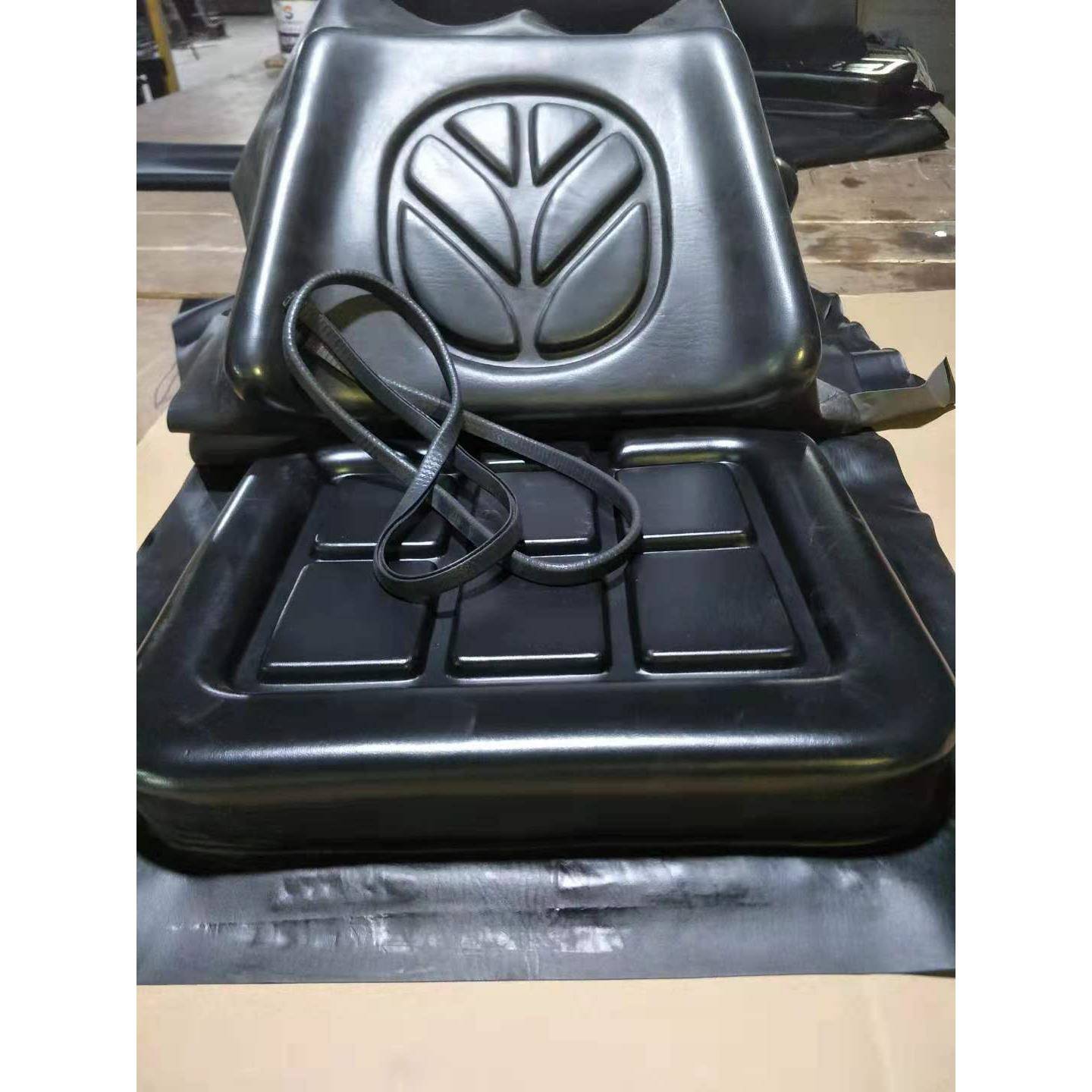 上海拖拉机 纽荷兰拖拉机50.70马力农机座椅坐垫（方形）靠背海绵