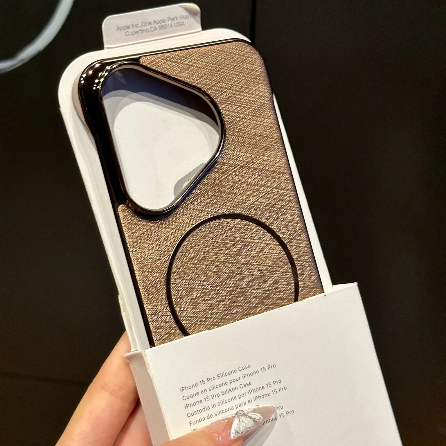 细圈磁吸金丝无边框适用华为Pura80ultra手机壳电镀mate60/70pro+超薄小米15pro高级感findx8s+钛金色x200s白