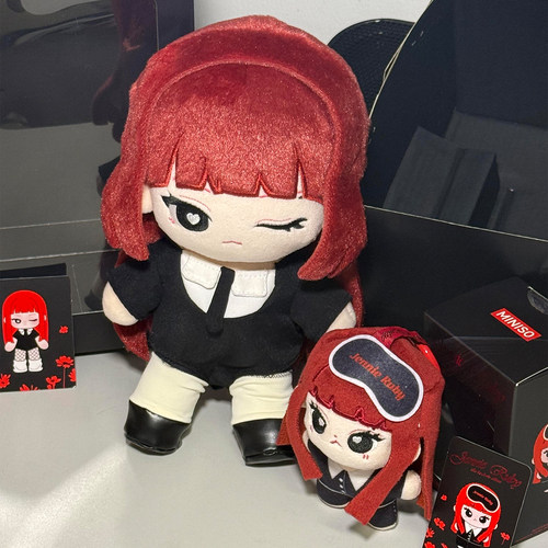 miniso名创优品jennie联名娃娃