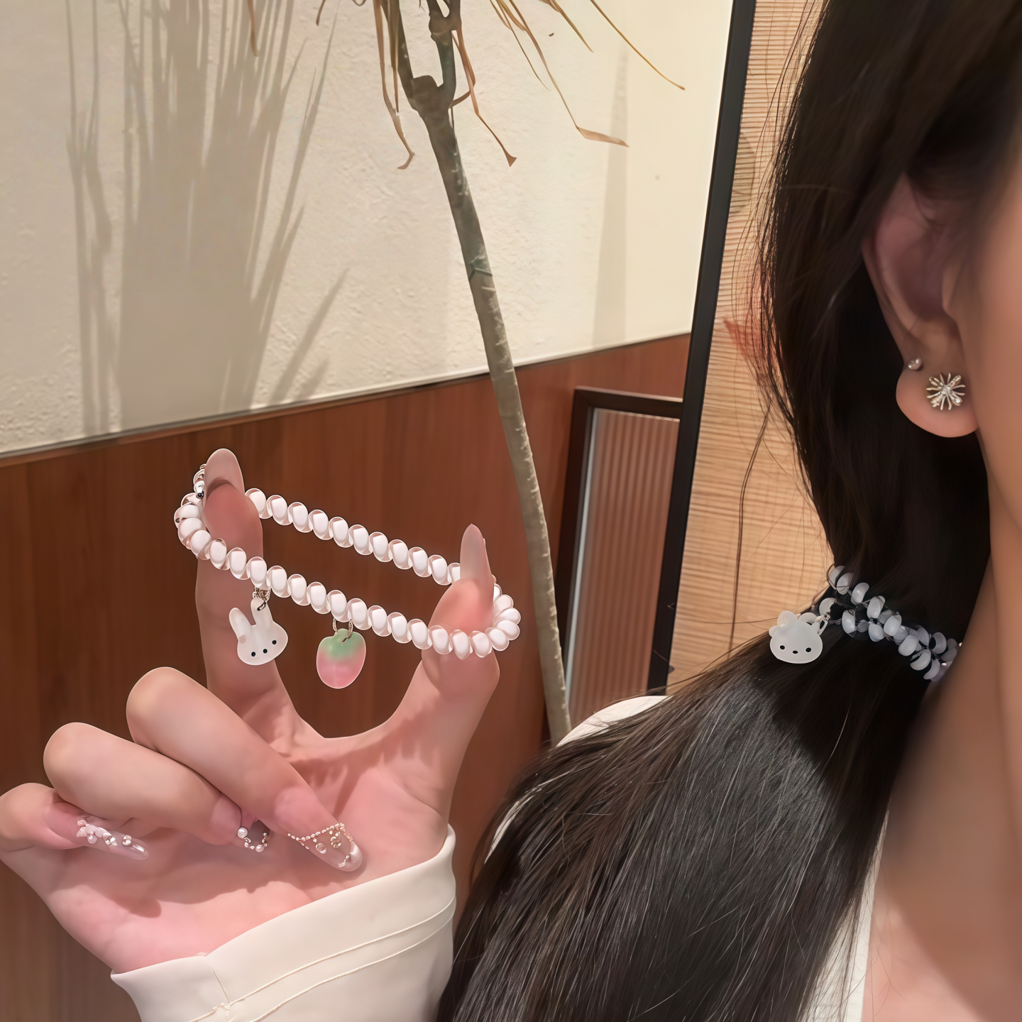 甜美可爱草莓小兔子吊坠电话绳发圈百搭扎发皮筋头绳发绳闺蜜发饰