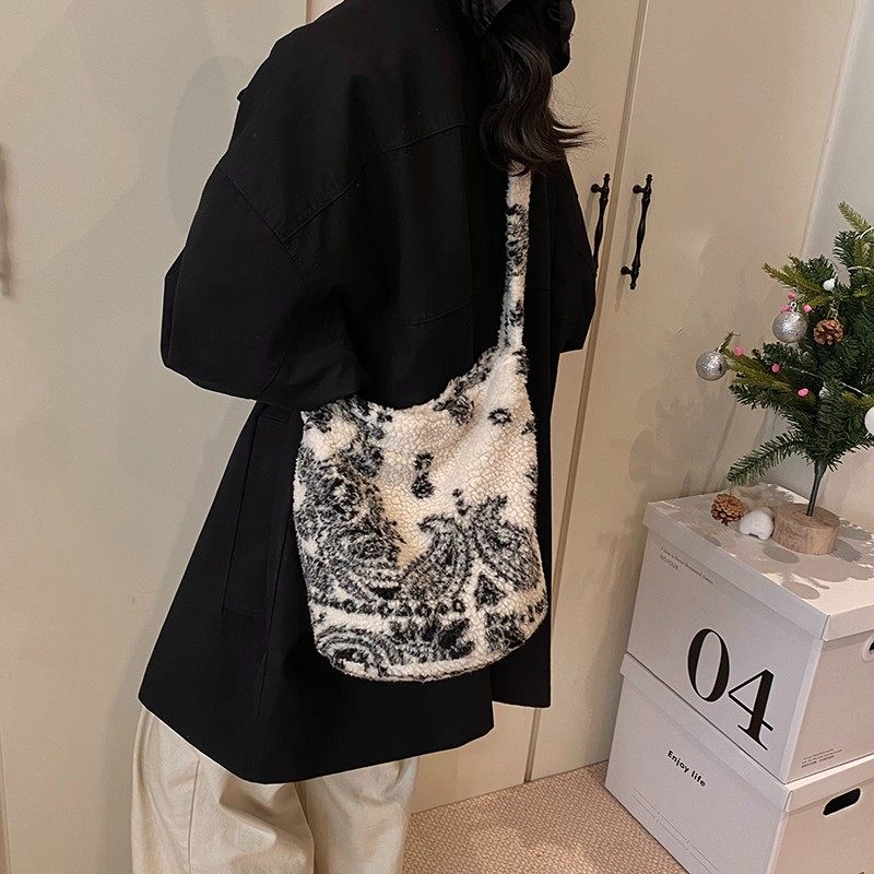 简约小众毛绒单肩包 线条图案毛毛包,箱包皮具/热销女包/男包,单肩包,淘宝优惠券,粉丝福利购,淘宝优惠卷