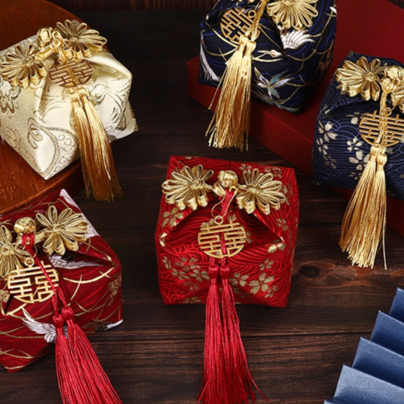 婚庆国潮喜糖盒喜糖袋正方形中式糖果袋结婚伴手礼免折叠礼品盒