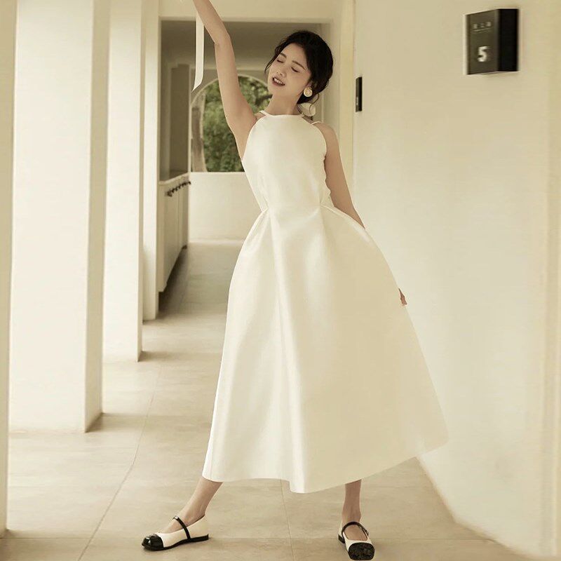 新品法式轻婚纱白色简约缎面出y门纱领证登记小礼服新娘订婚连衣
