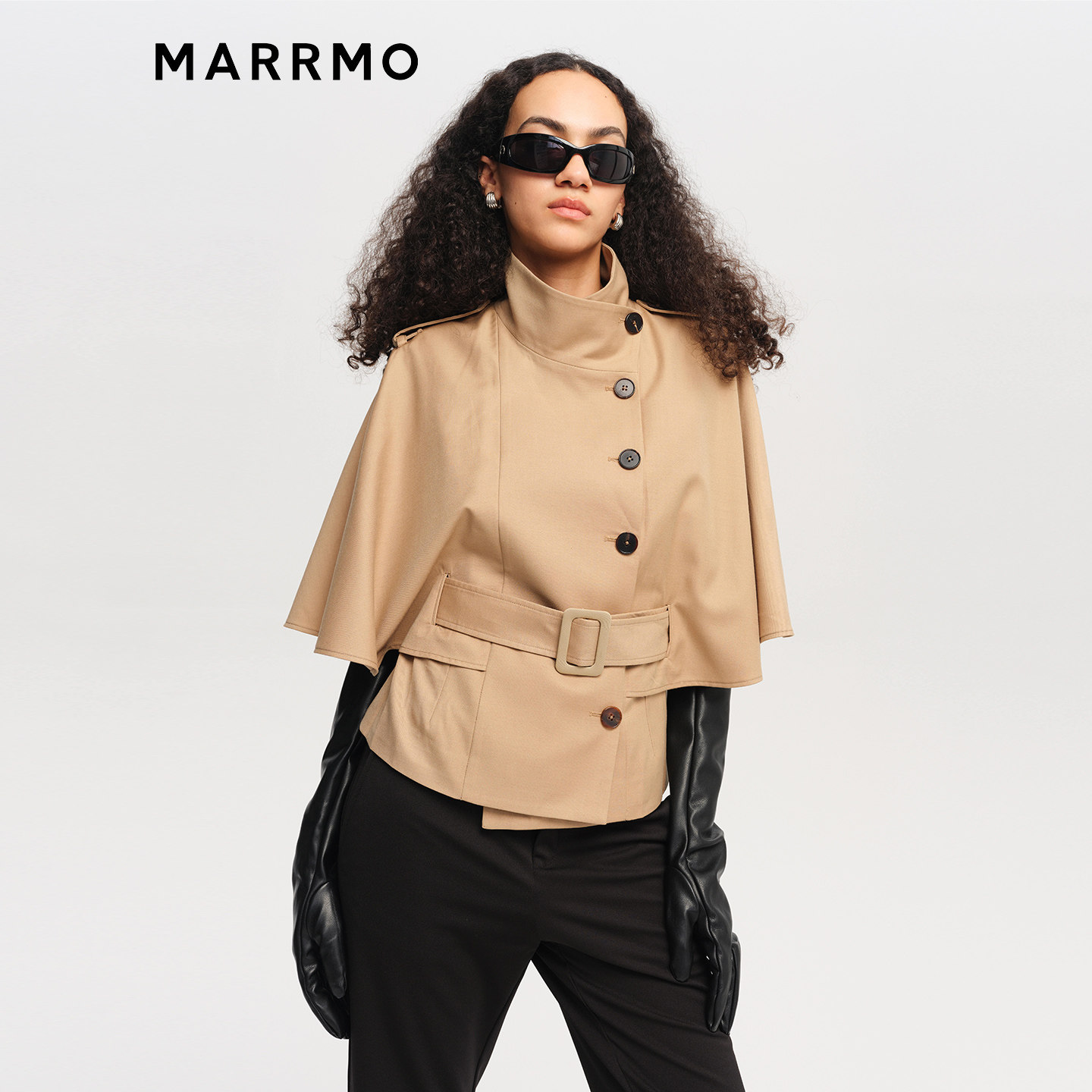 MARRMO/马髦2026年夏季新款英伦风收腰立领斗篷式风衣廓形外套女