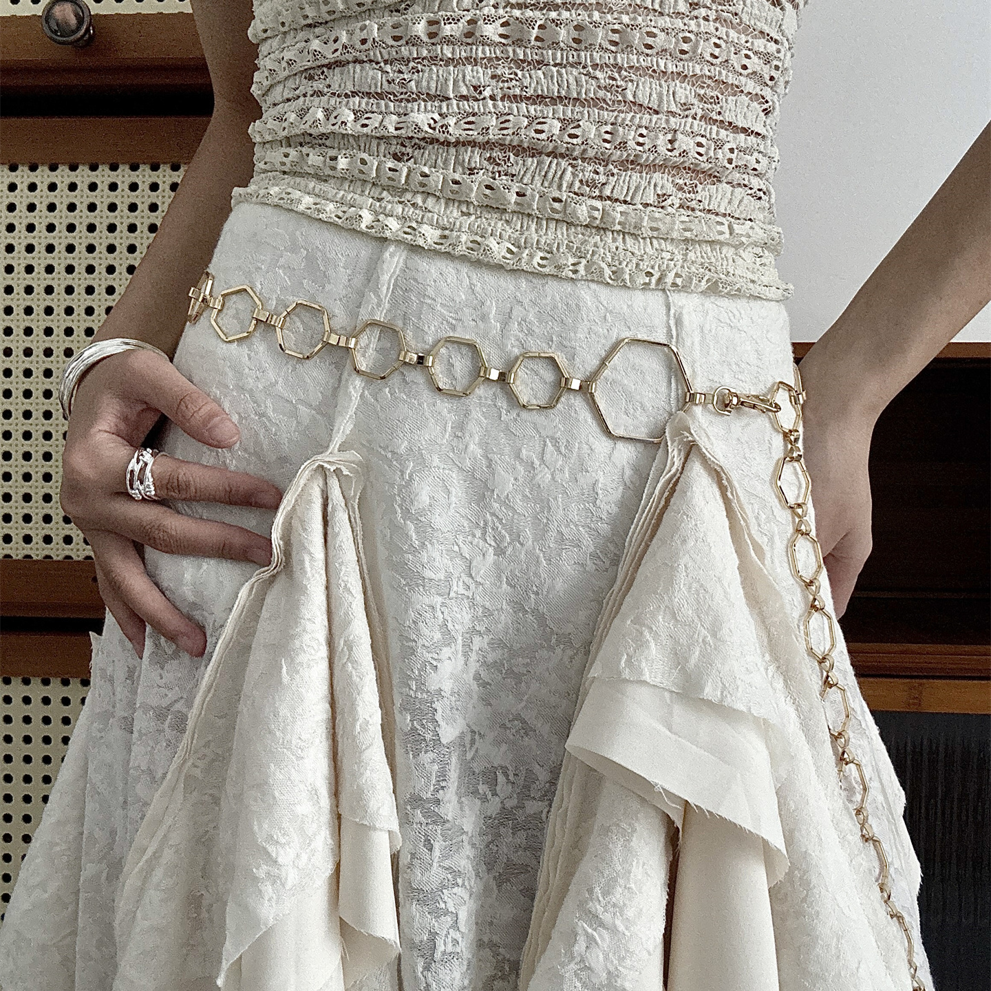 六边形腰链配饰金色腰带配衣服