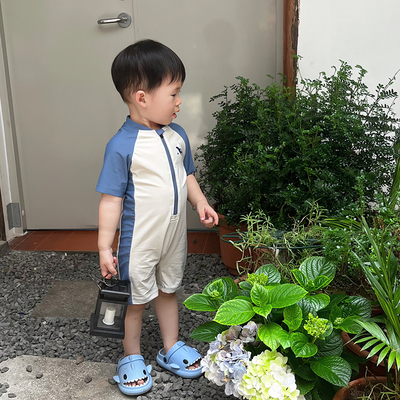 儿童泳衣男孩新款夏季男宝中小童连体速干可爱防晒游泳衣男童宝宝