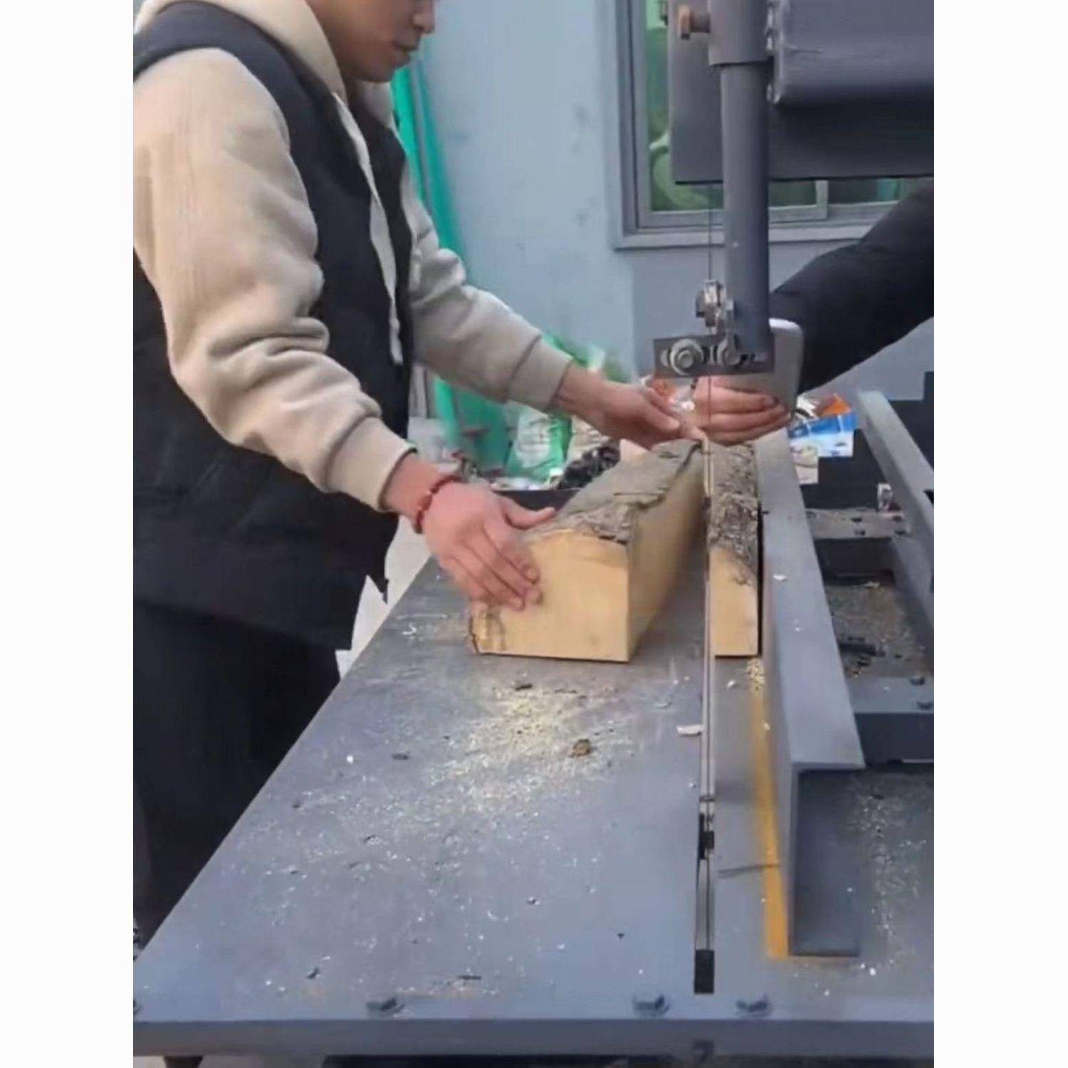 新款开板锯家用改板泡沫切割方木圆木分条推台锯电动立式带锯机器