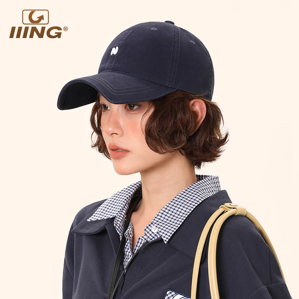 不规则N字母刺绣短檐软顶棒球帽