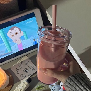吸管水杯女生高颜值2025新款咖啡奶茶杯子ins风简约tran随手杯