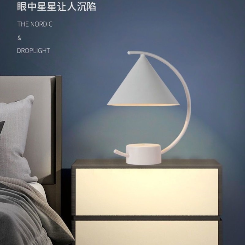 现代床头卧室台灯创意简约台灯宿舍网红插电式床头灯小夜灯桌面