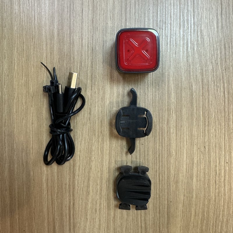 英豪xlite200/Cubelite3自行车尾灯智能感应刹车灯usb充电骑行